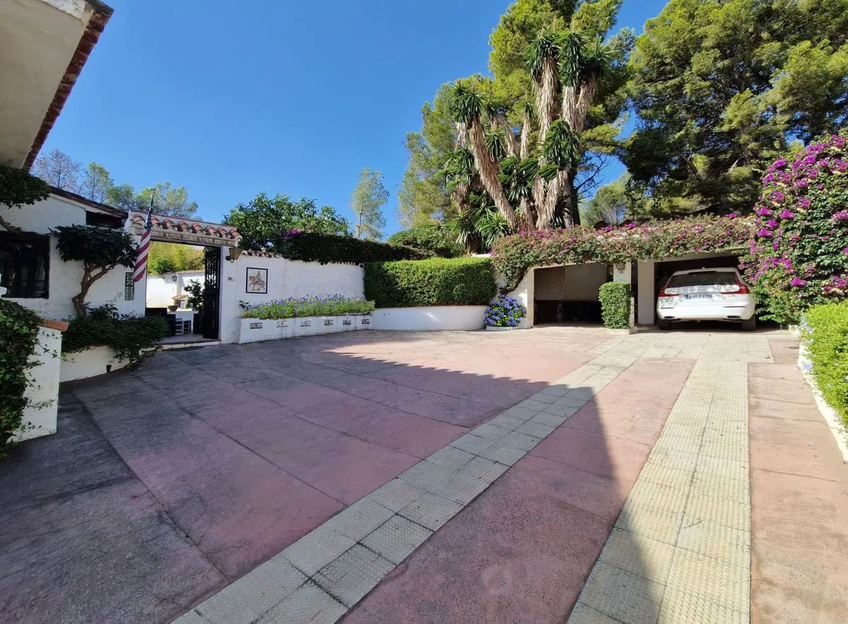 d0290895-6bae-40fa-8eef-26d5b7bb9305