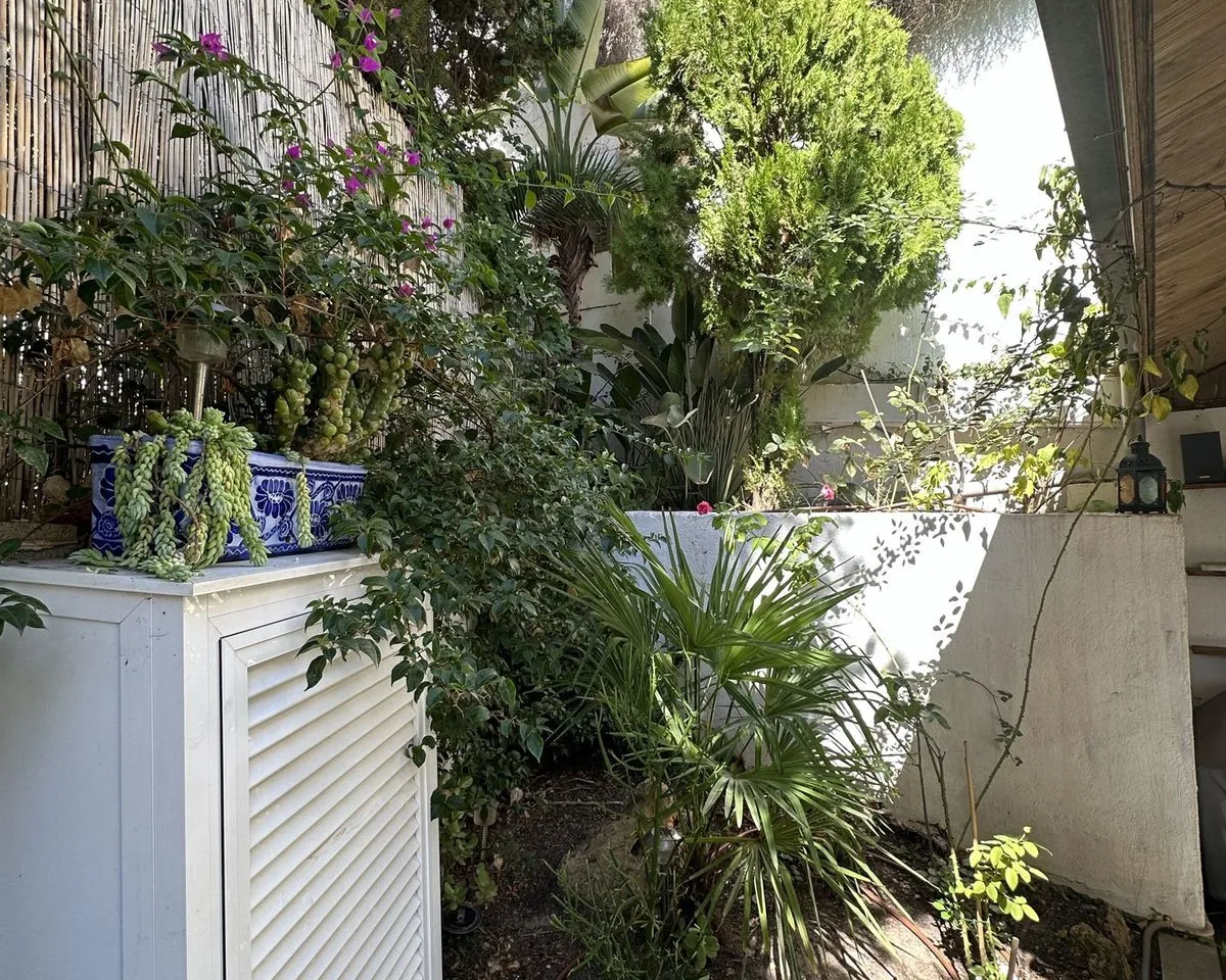 4243fc0d-a4a2-416d-aad5-72c4e175ffd5