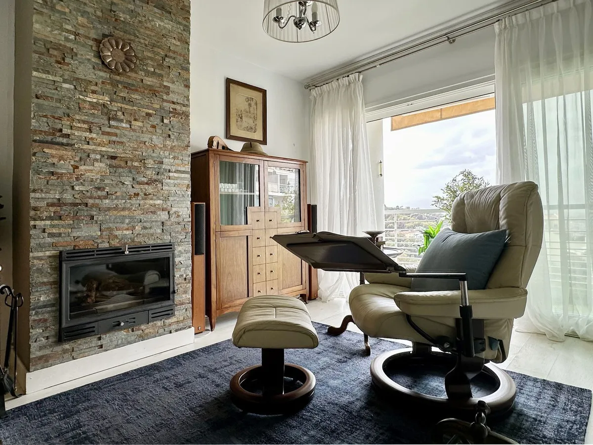 56b984b7-6e26-40e0-9a7b-d6a9083dcaf8