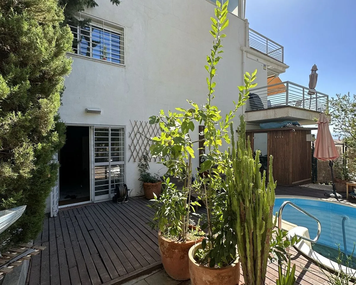 b2b5c27f-0779-452f-9ec1-ee35f64ac83b