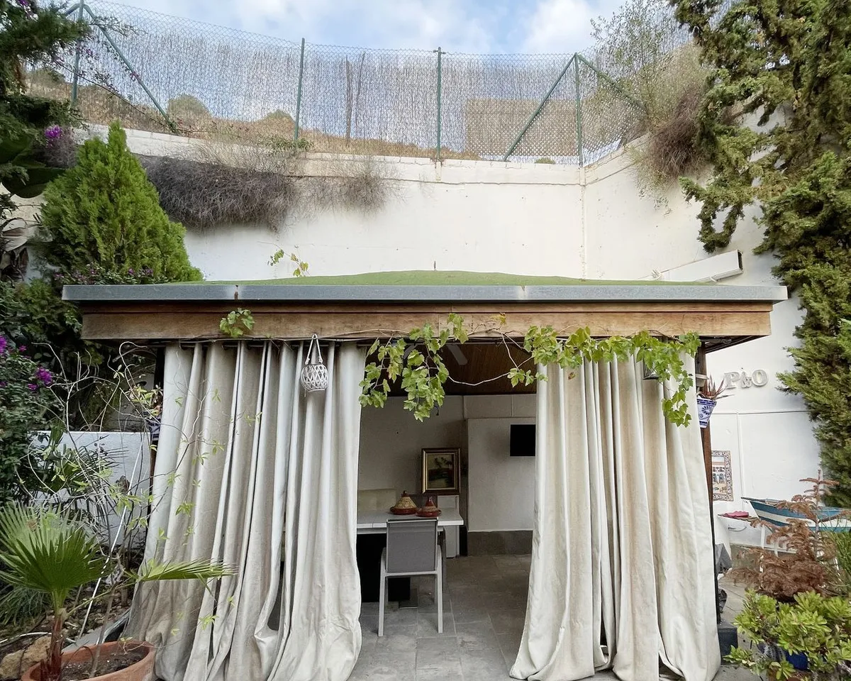 e9706e33-6bd7-41c6-a96e-1d3643f7e6e4