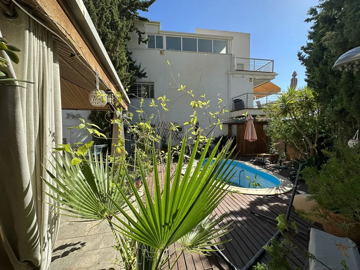 f384bce4-b355-41b2-81c7-8588a12fa7e7