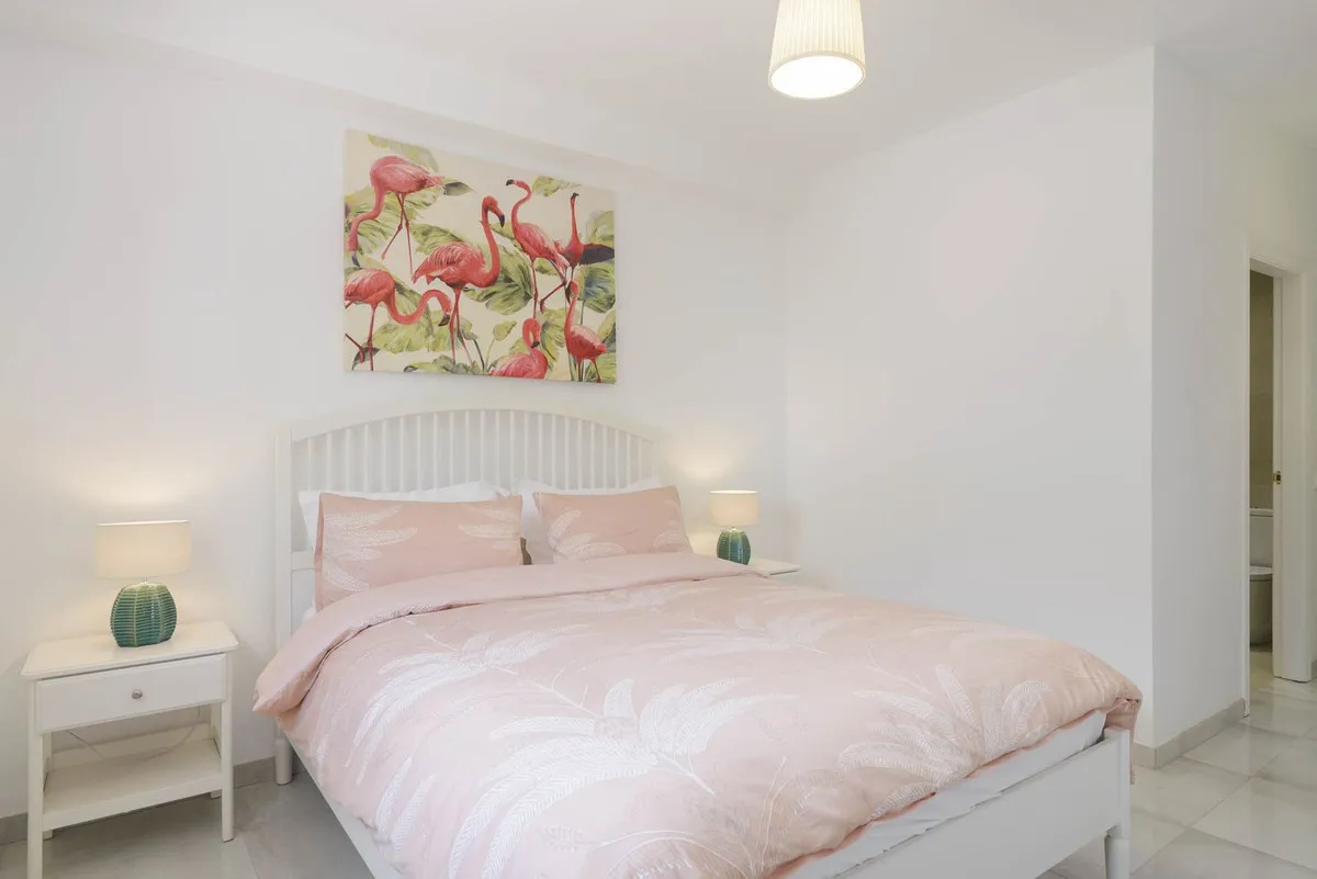 f61eb8c7-c77d-4570-8c12-ea7008c14032