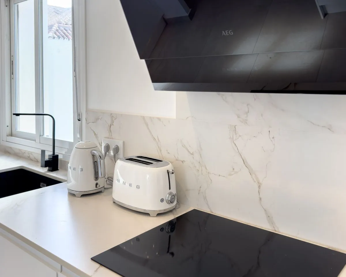 df6bfd46-9049-4600-b22c-f6c204f5b081