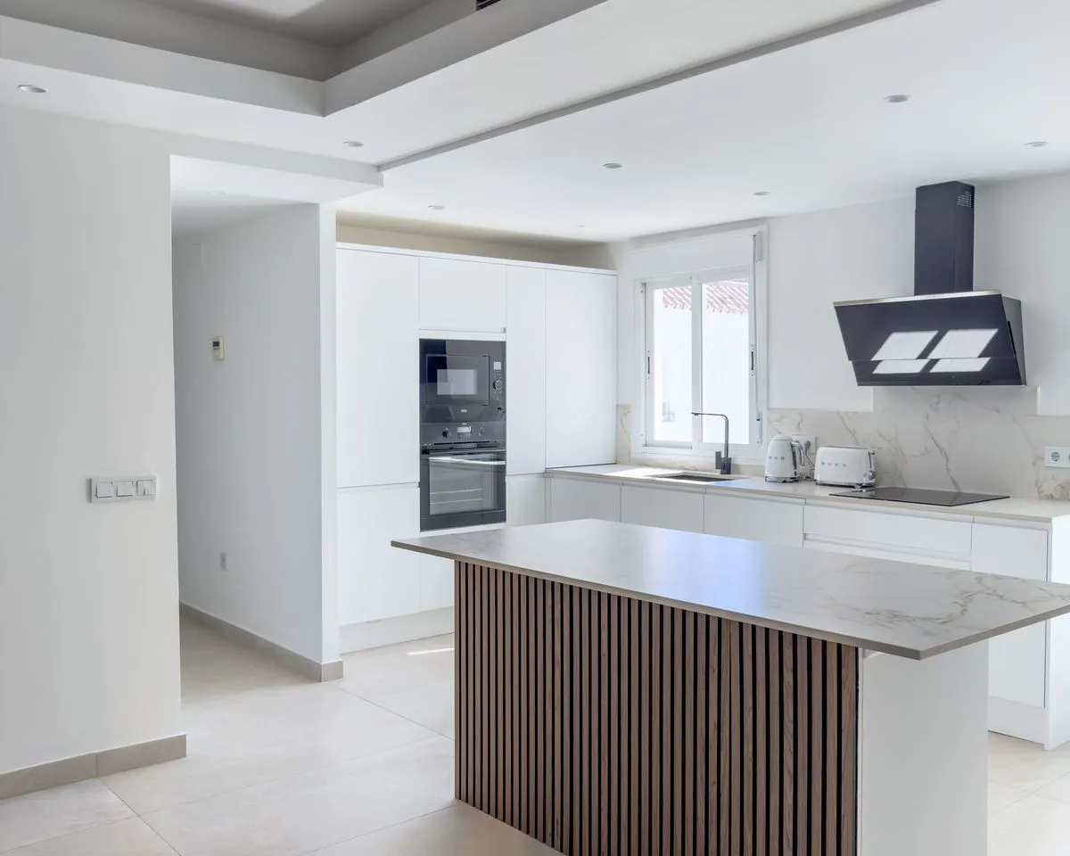 e6bc3a09-2150-4bab-b622-f7a749795b40