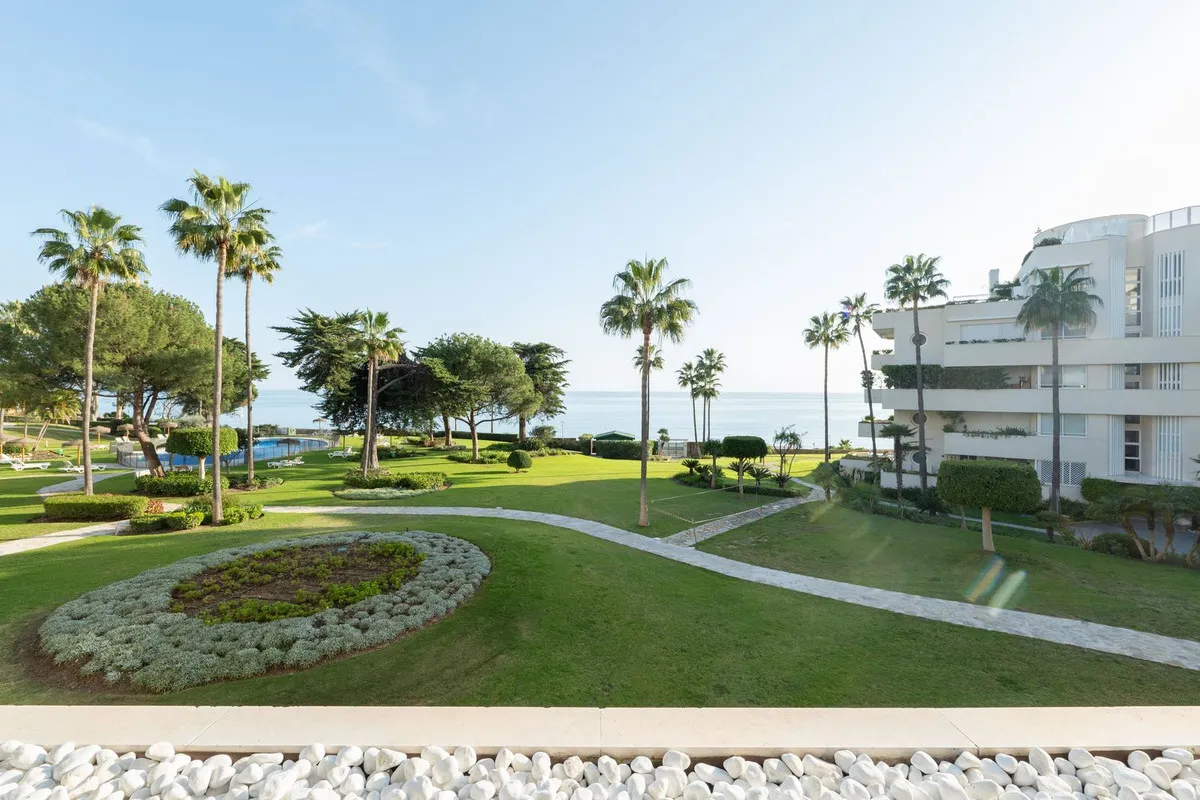 6c5cb74b-3436-4d4c-91e2-6f1e855faf7d