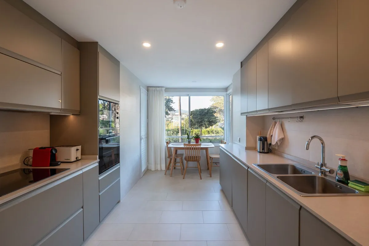 ef6df152-b0d2-4fef-8d26-ffb623a26090