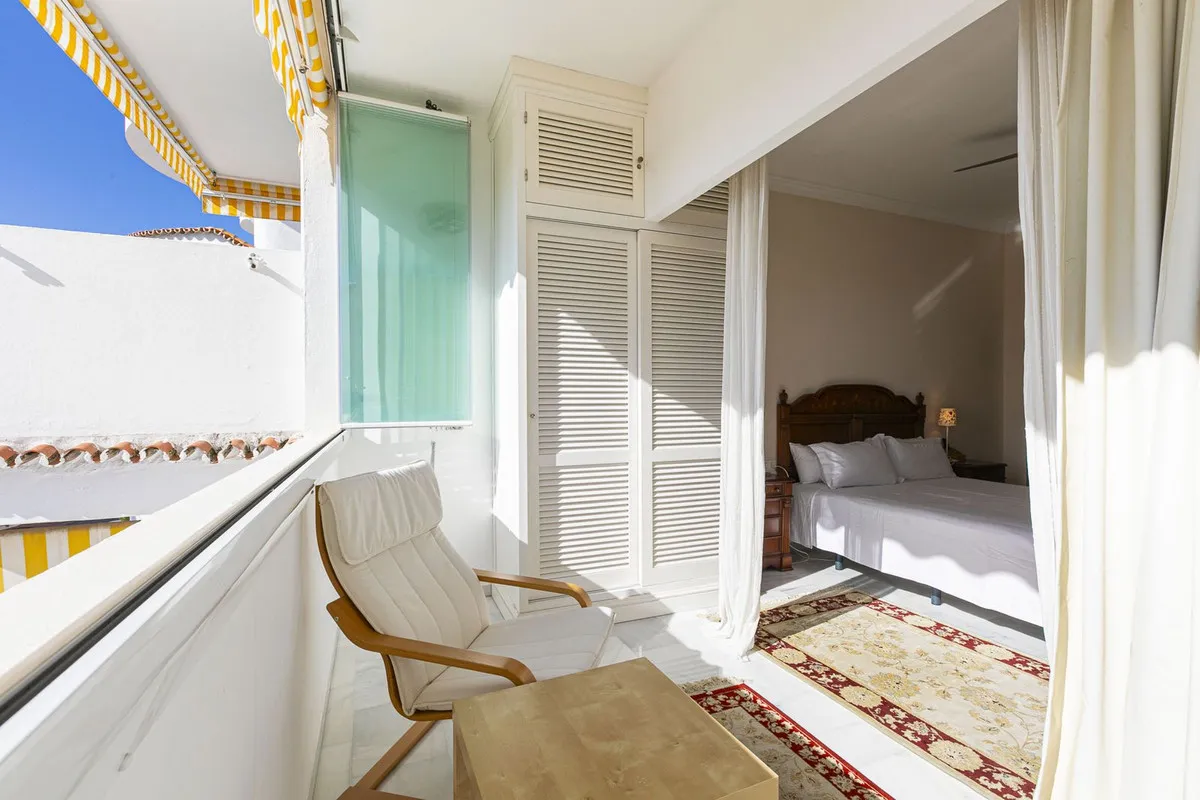 74dfe9c0-4e3d-4f43-9bec-33687b28a3ed