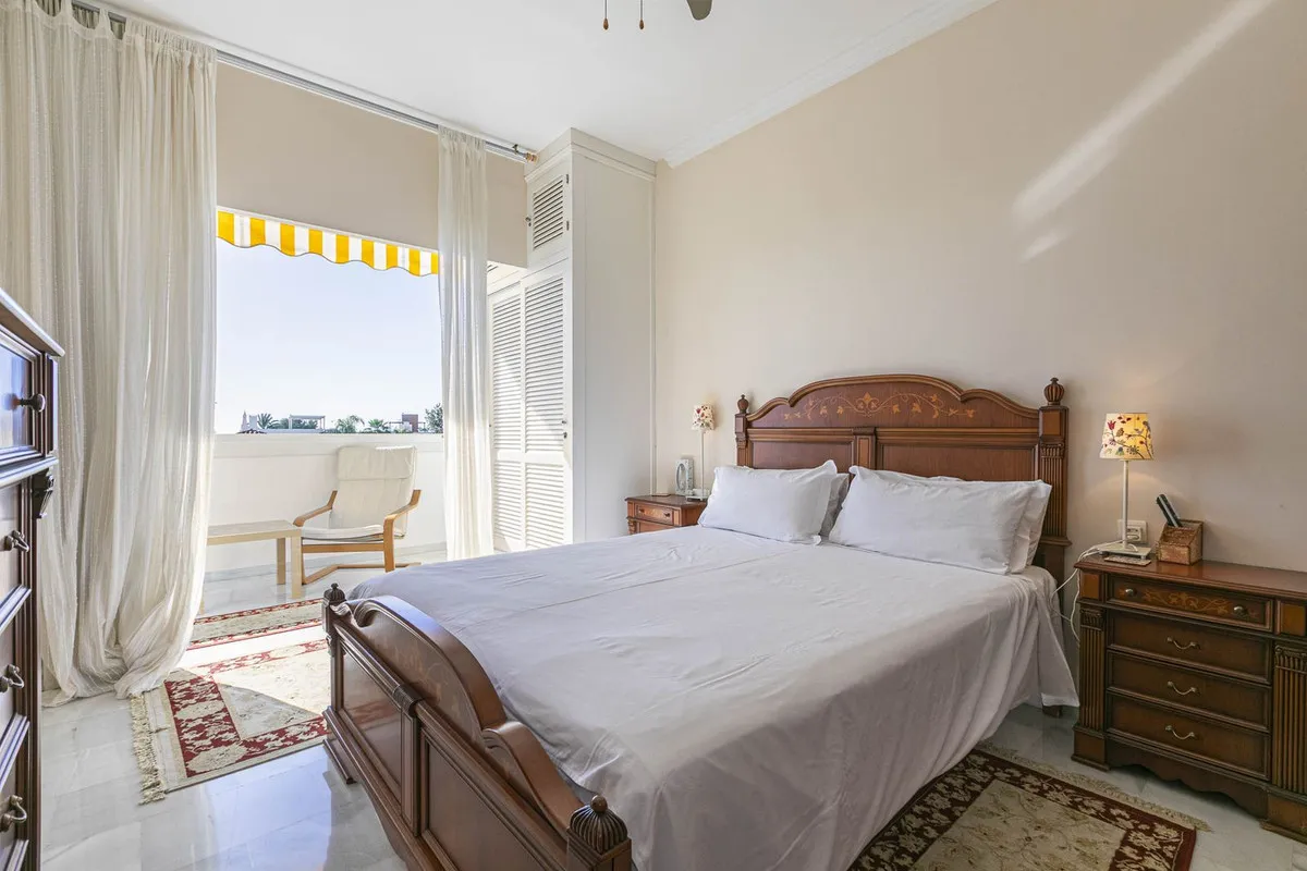 b74c8d97-2e0a-4bd3-9933-78de34ddf189