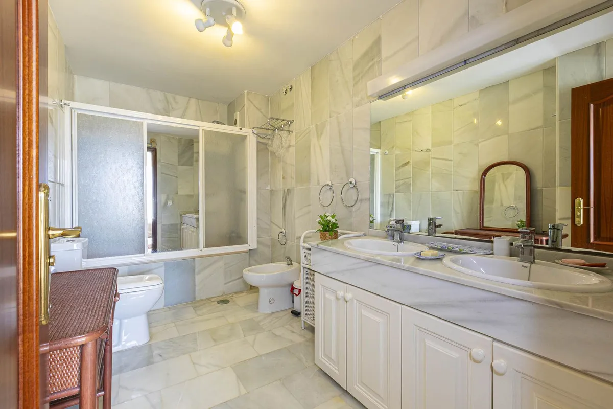 ebc74300-97db-42ce-9979-2ff1c6aaed65