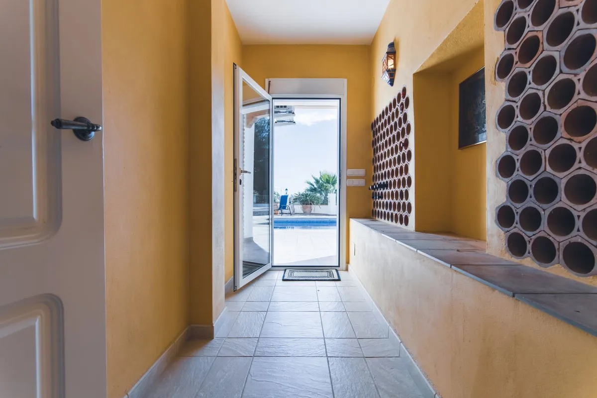 a3b2f949-39ef-40fb-8101-a7b5a4cc1540