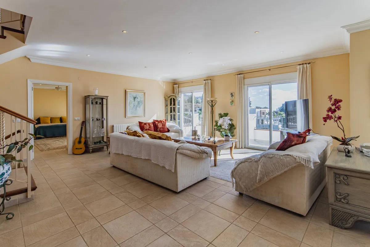 ec327586-bd60-4e7c-a7e8-9d6fc3fb9d5b