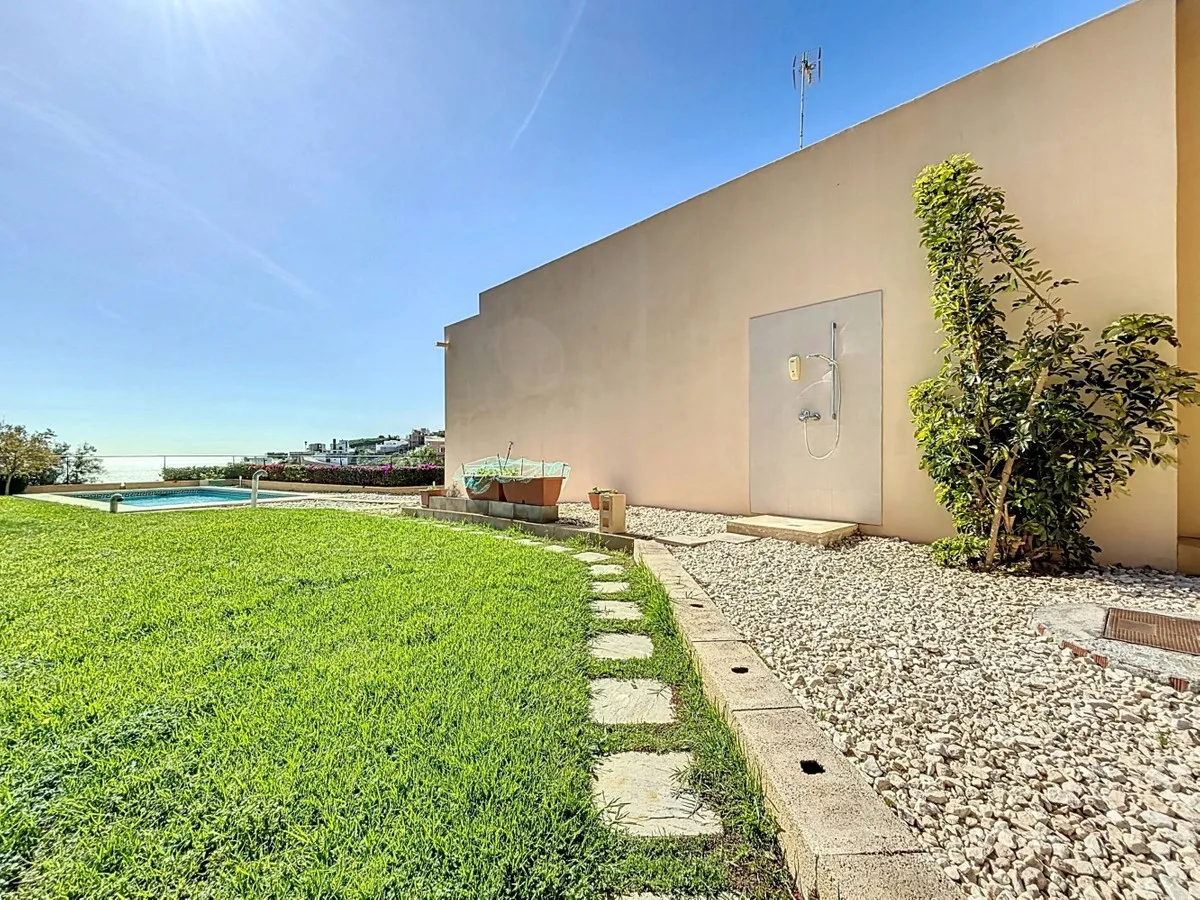 aacc25d8-eb16-41f0-839d-888ff8376352