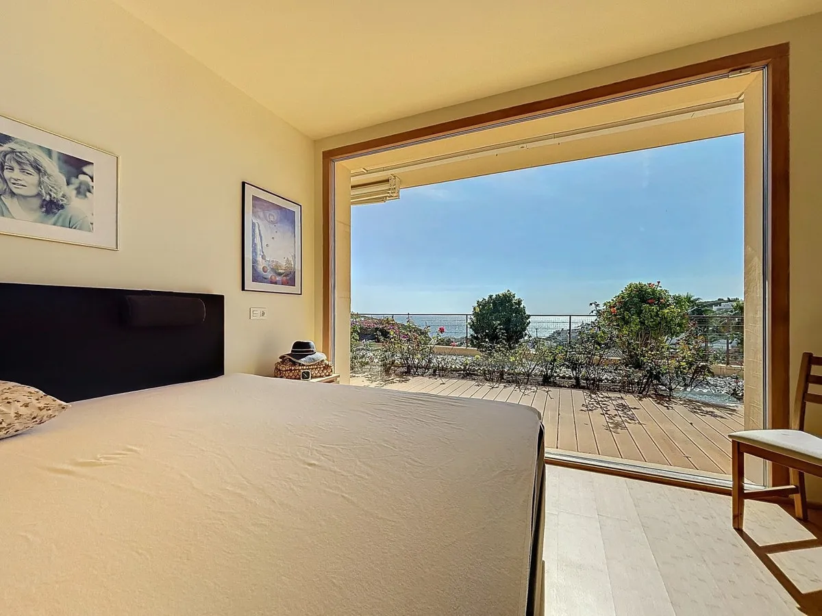 b3bb2959-65e0-48e1-a3e1-cea31292f049