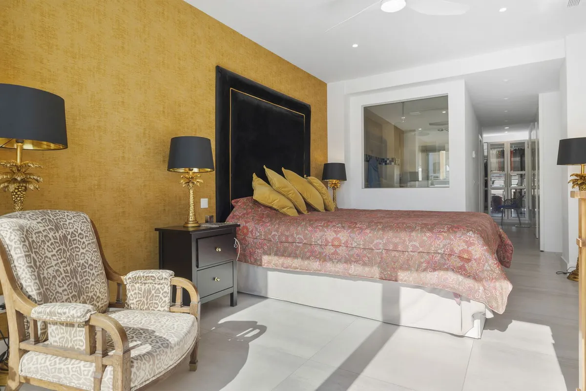 200b0928-0a45-4a29-85cb-5877ed62a279