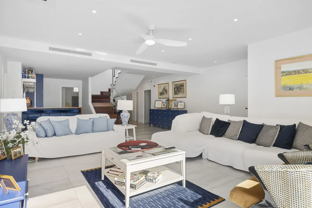 f1d5c4ef-c1d1-4a8d-ae98-3107dcb04db4