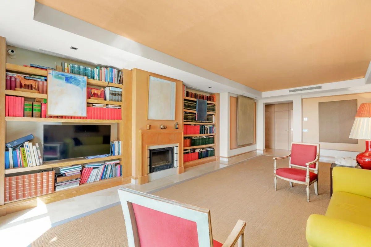 da09777a-6899-48b6-9cd5-8789e8f97cab