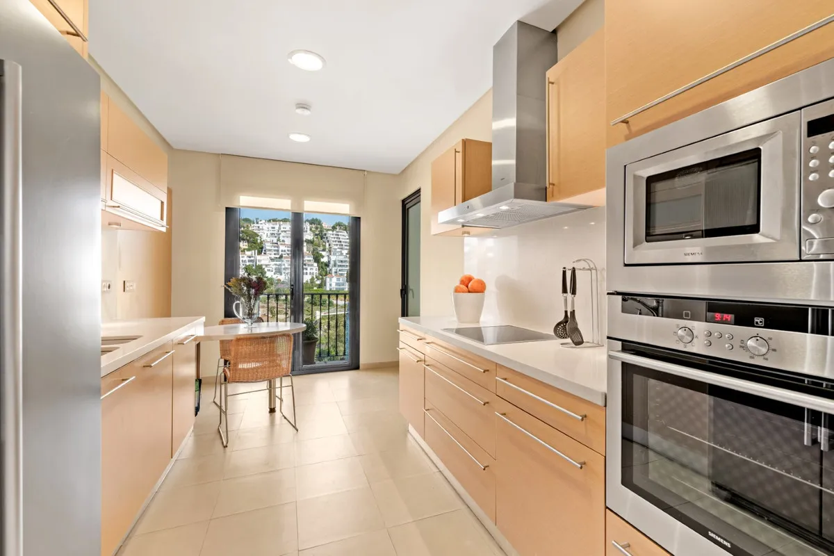 e99feae3-eb0f-4ff5-a422-4d46c369d333