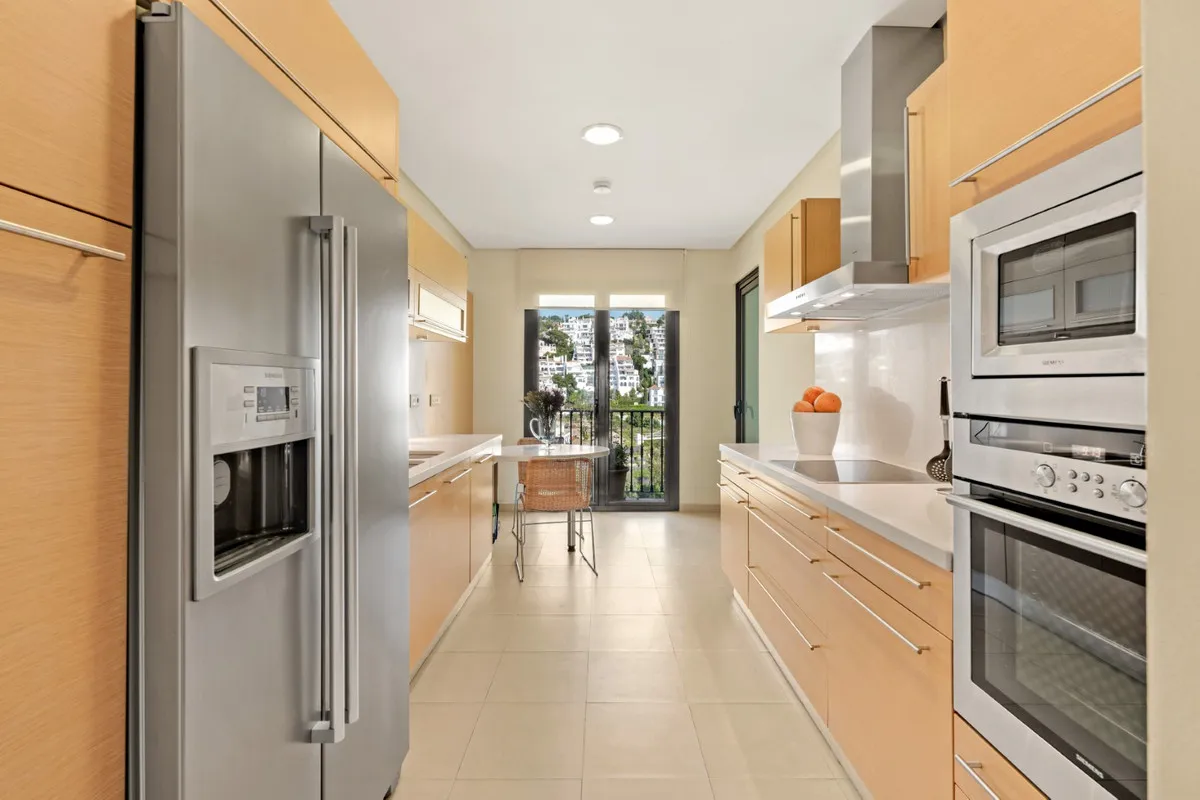 ff8614e0-6b9b-45ad-bd60-83b8d1624271