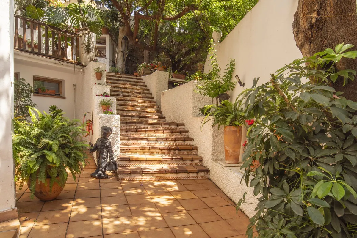 6748484c-8ace-4e51-8a13-ab7140b1a804