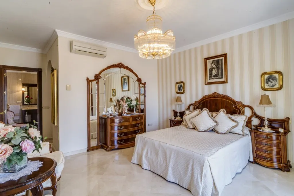 1f1d7efe-58f8-4685-b1b4-80684ca207f3