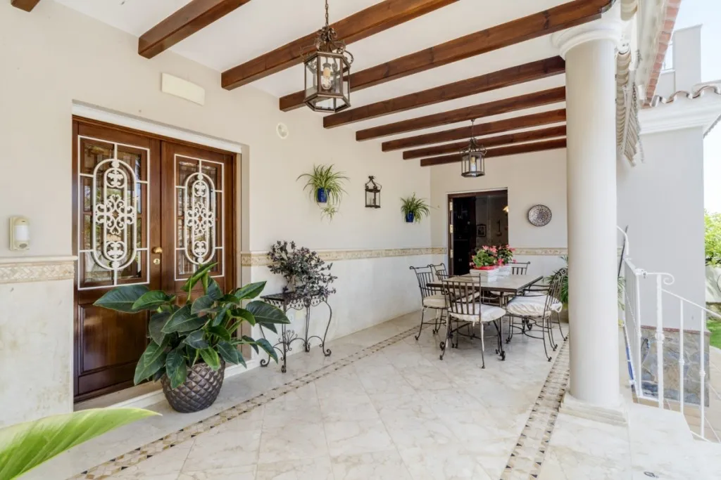 6e7ef9fe-a581-4dfa-93cb-186e0c551578