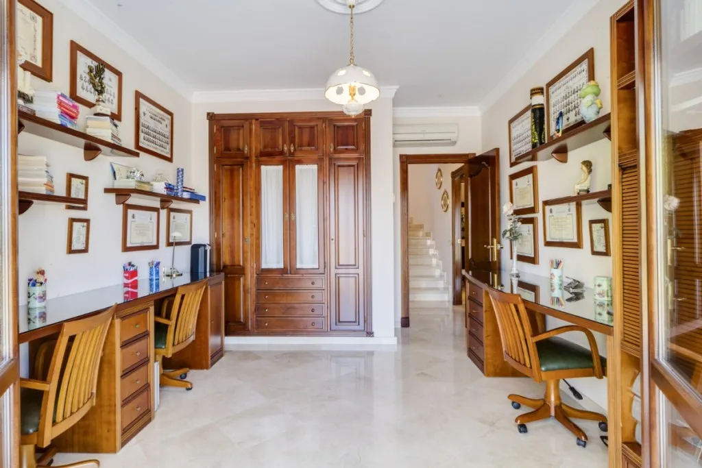 f5d9ed80-4b28-4407-9a0b-2c1ff642073e