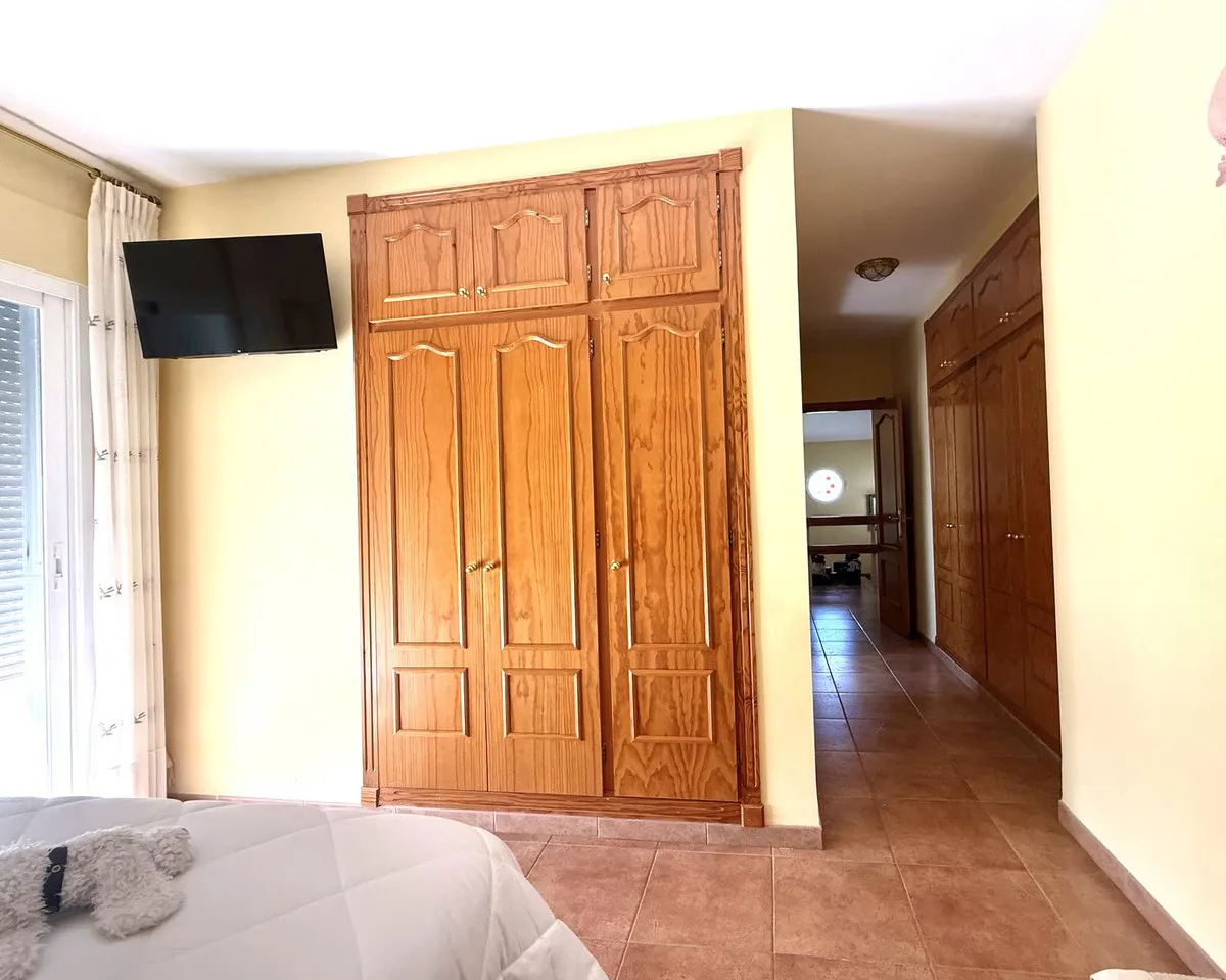 ed3bc0ea-d49b-4182-b9f1-f0d4da353f29