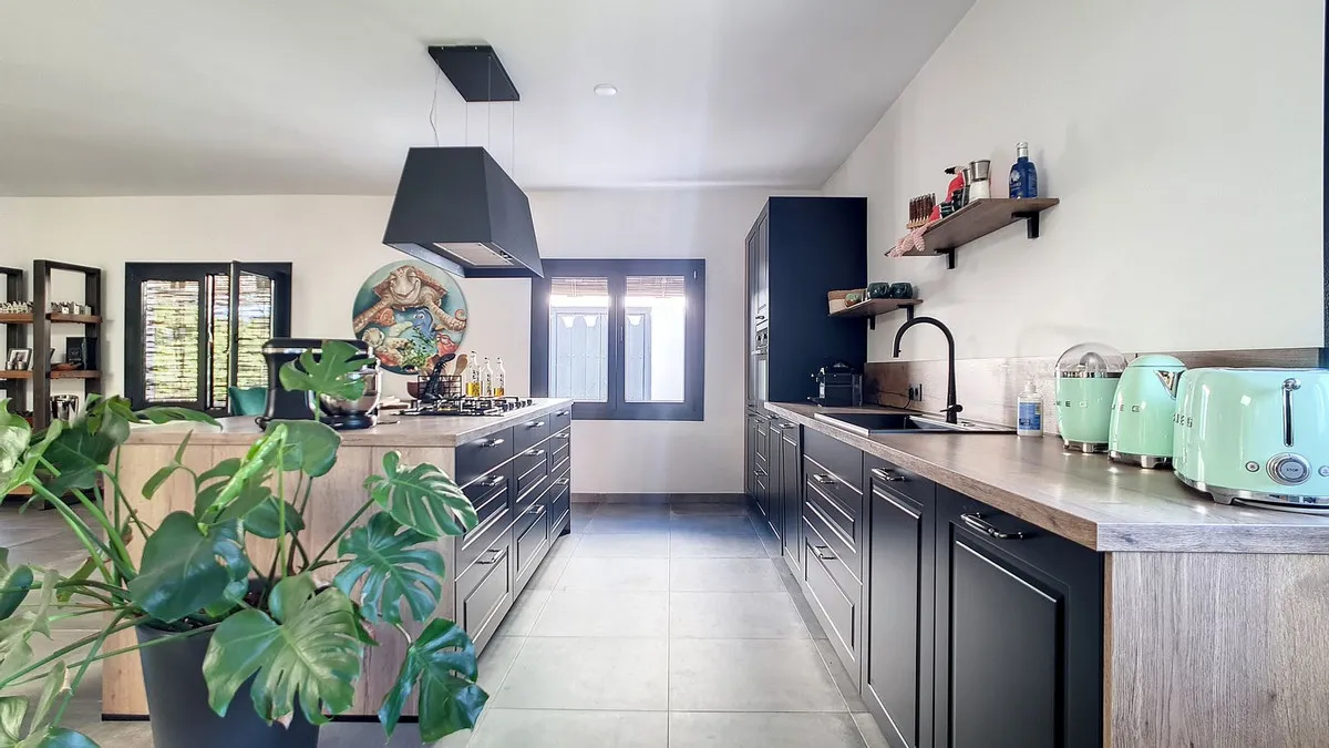 1cd532e6-8c15-47b4-a16d-66662c58f5b1