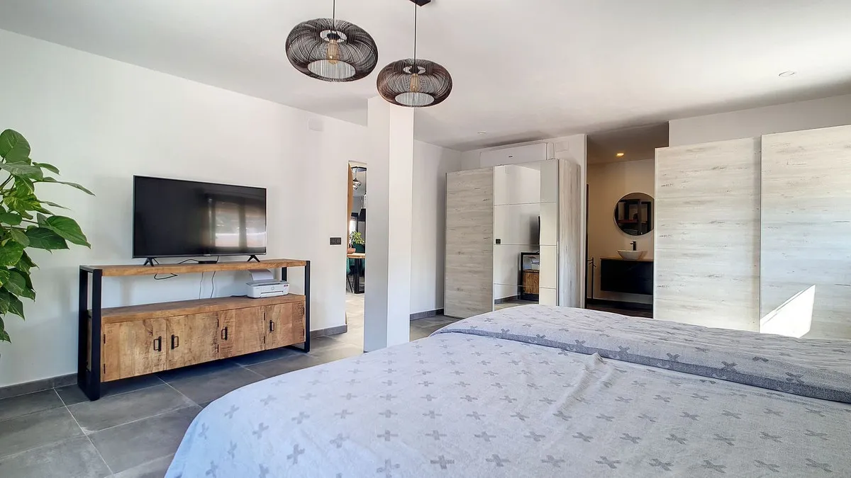 42d28611-7127-4983-a554-9d175b2c8e48