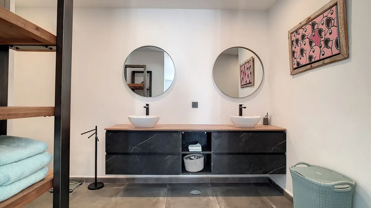 79f71955-2d5d-421f-aac9-2ca73fbef591