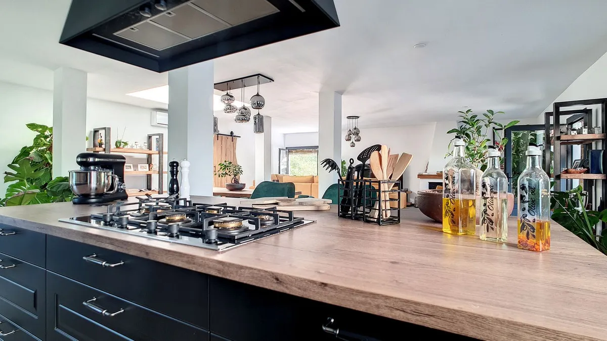 a00641f5-aeec-44d9-9651-15e5eae7f98e