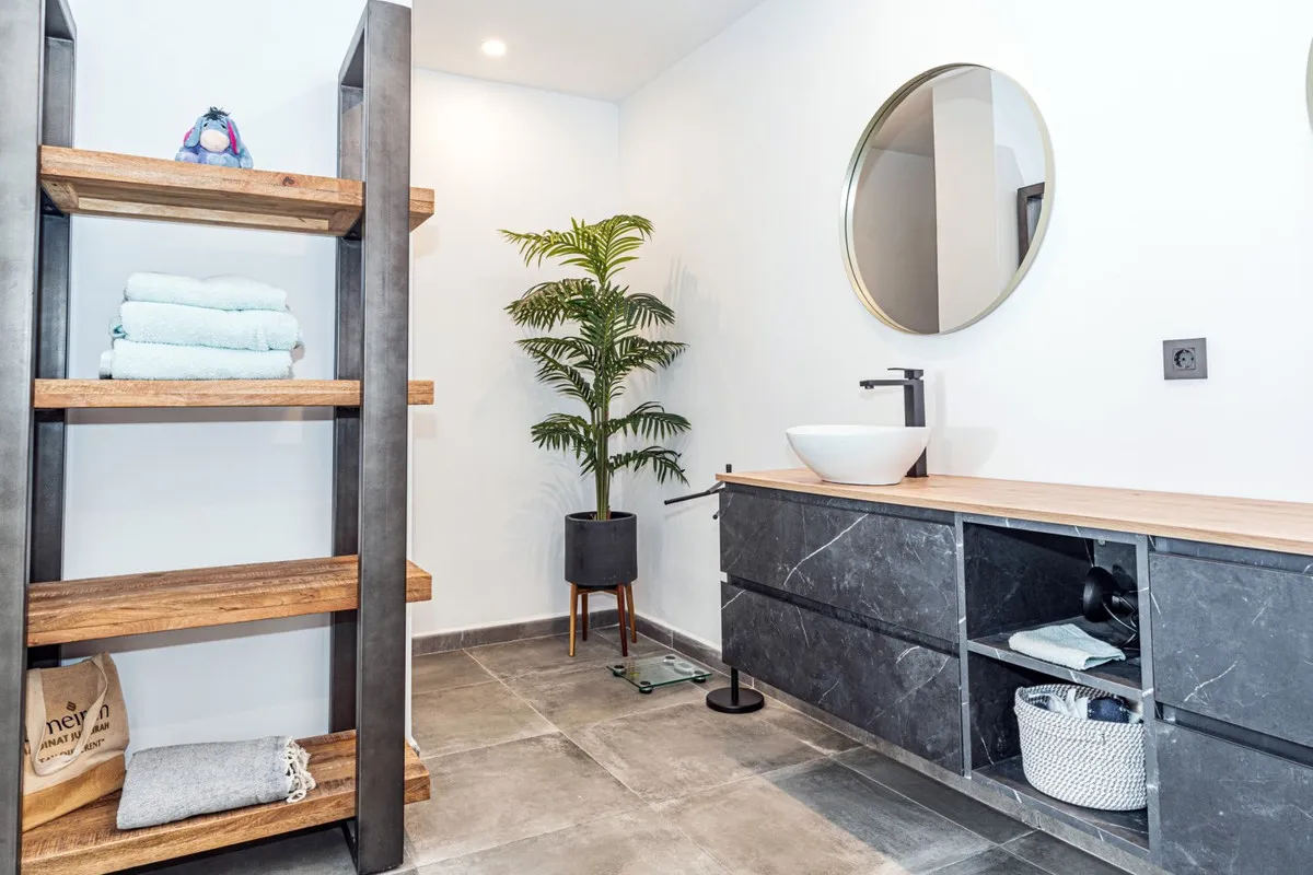 2355ce10-decd-42a8-b1f3-4048c67ab523