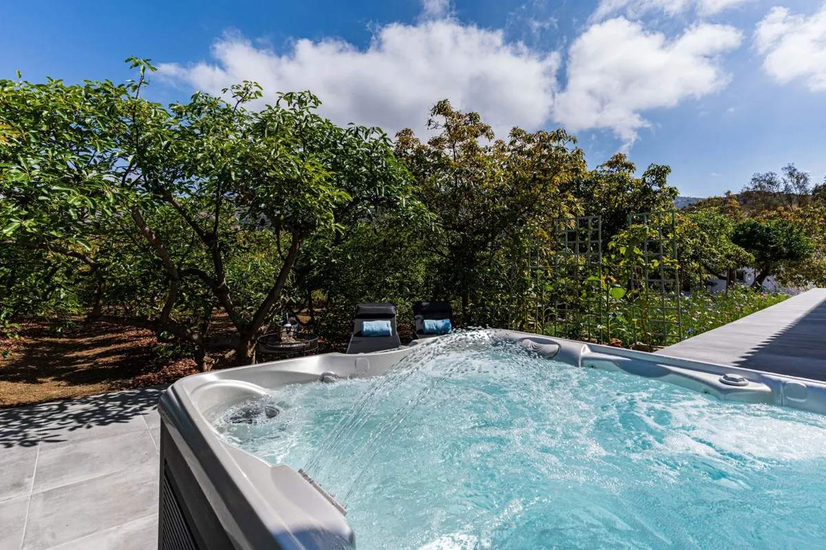 4f3ad183-26d5-4ec8-ac8b-8332b40c9780