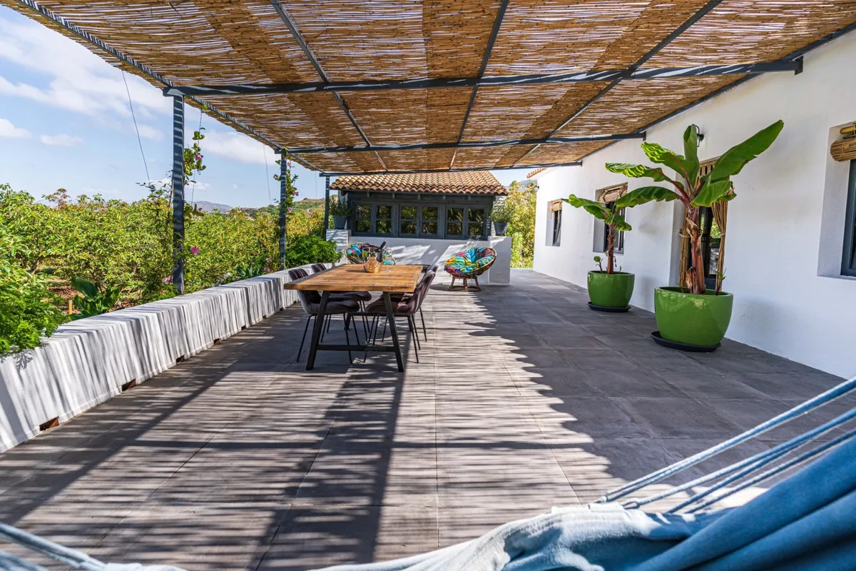 9b74406e-34d7-4e00-8a59-f9f0579cf05b