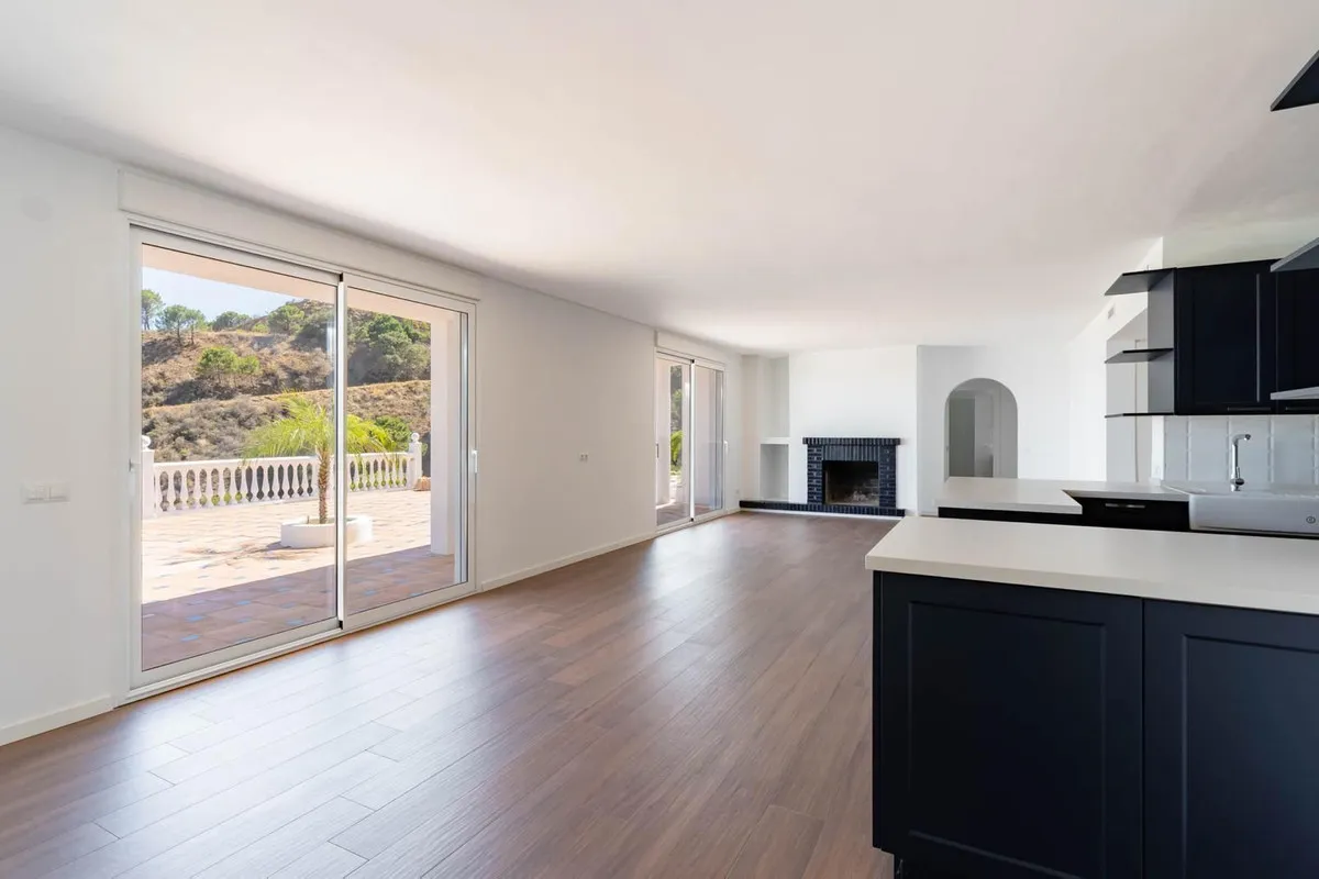 a53dc43e-f19f-4e1c-bb4d-0081f60a0bb9