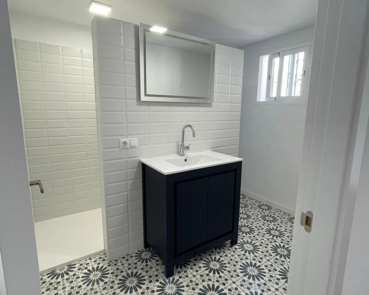 ffc83dfd-0a6c-47e7-b6d8-fd00f13e6874