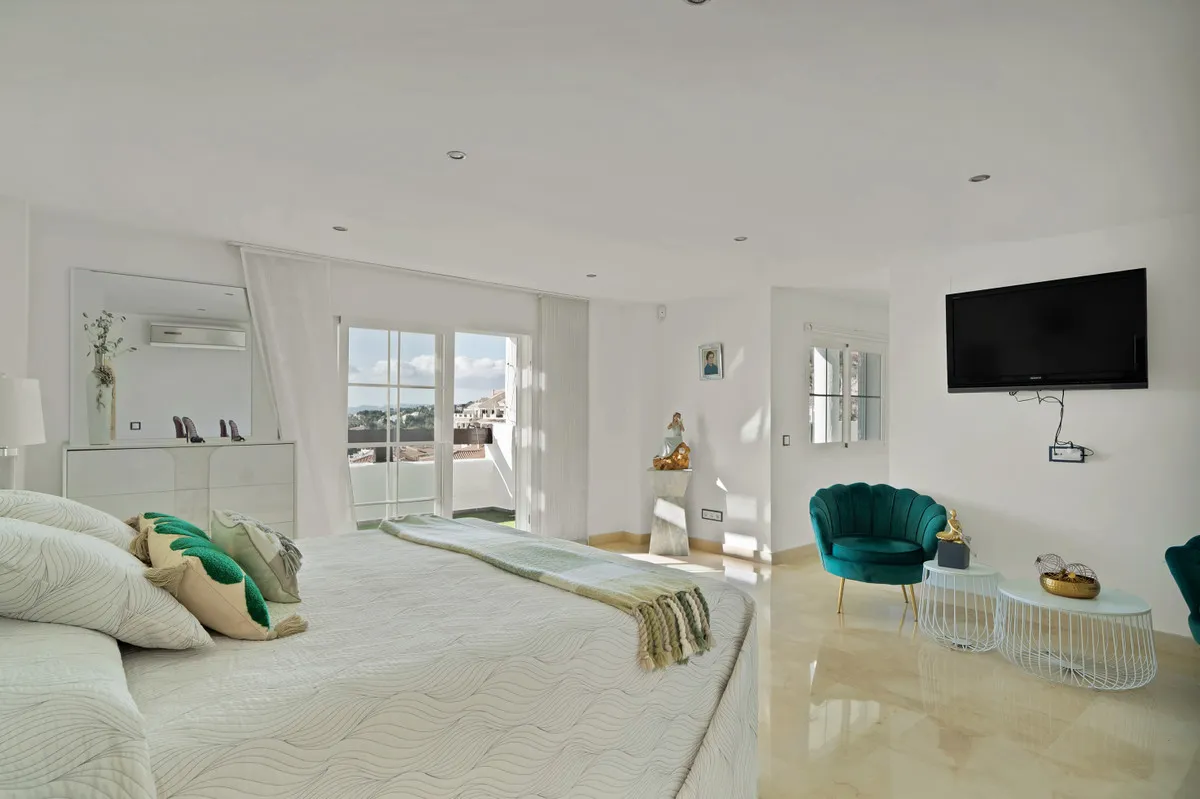 b5f9ae3d-6bf5-483f-826d-433329880da1