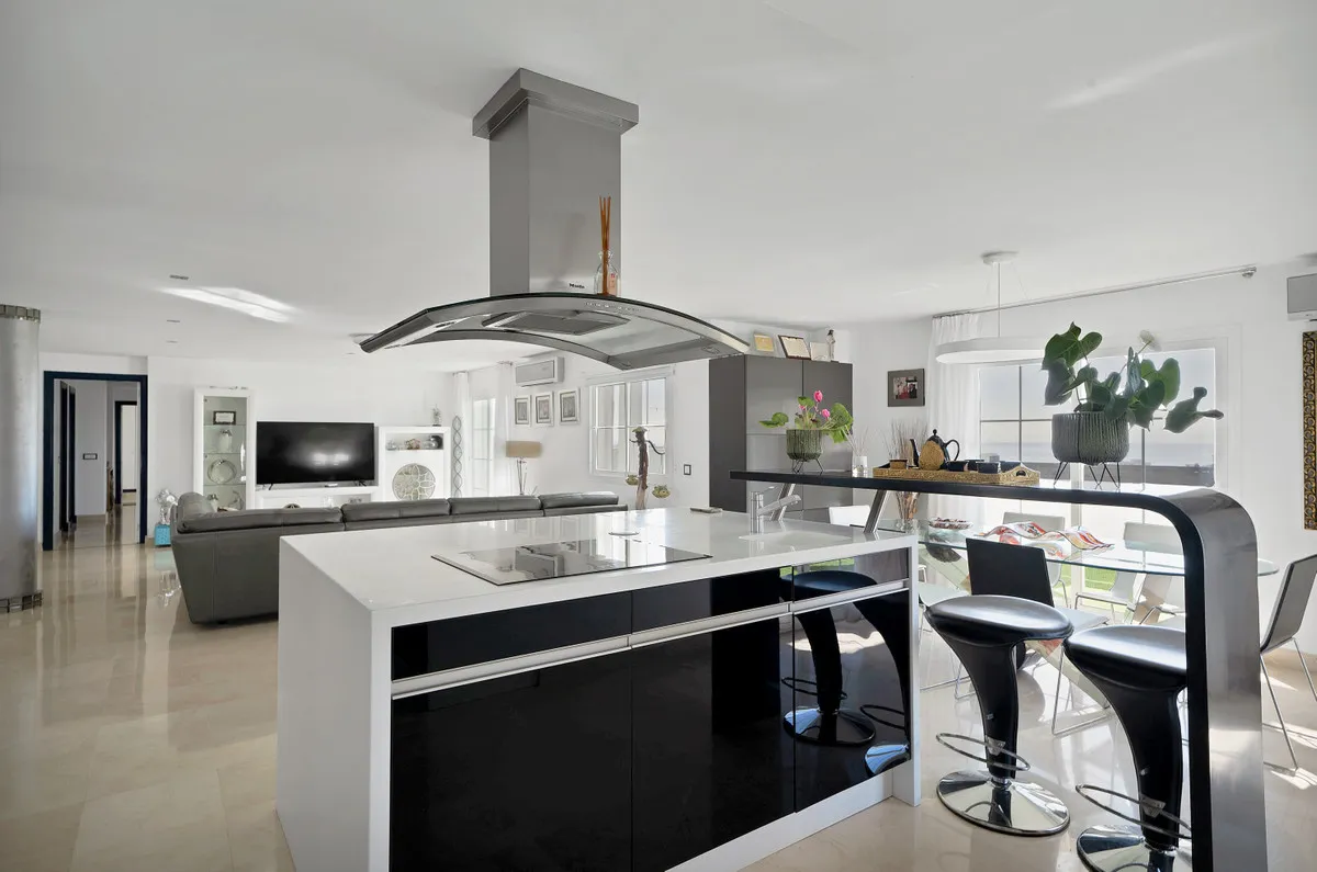 d09cad95-e311-4fad-b87a-ef72b7a90a09