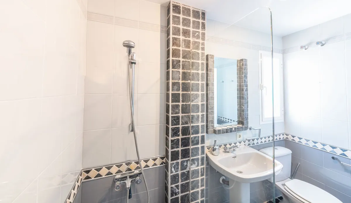 04c5027a-86ea-4a32-b079-127059ee6733