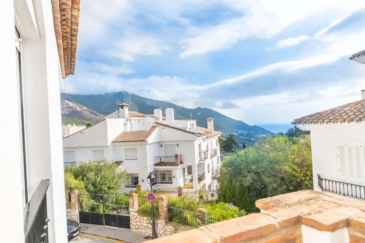 28156465-d3e2-42f3-8f00-bd049bda11c8