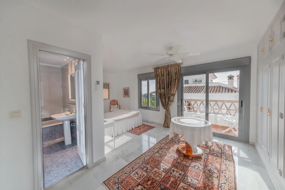 329c21b2-6a21-408a-9a6b-8450a99e0fe7