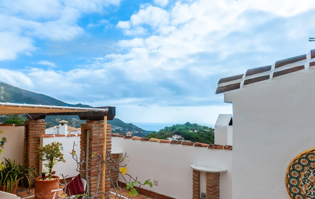 4cccf4fe-f323-4505-9148-eec79133f105