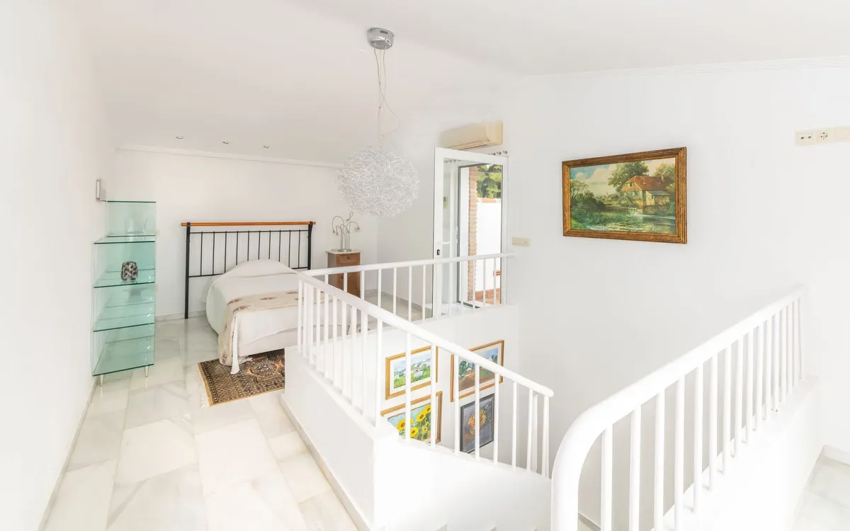 74296b73-2eac-4387-b043-a86de49aa4ad