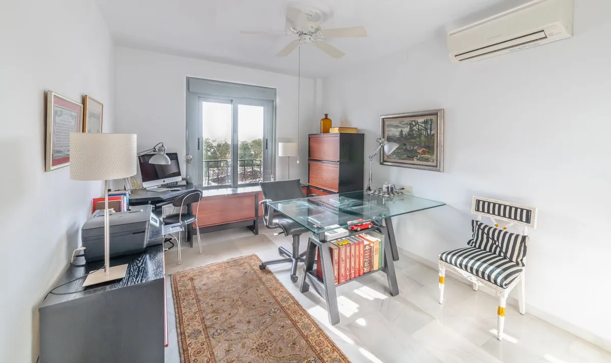 7a343174-362c-4c73-8336-934981f2834d