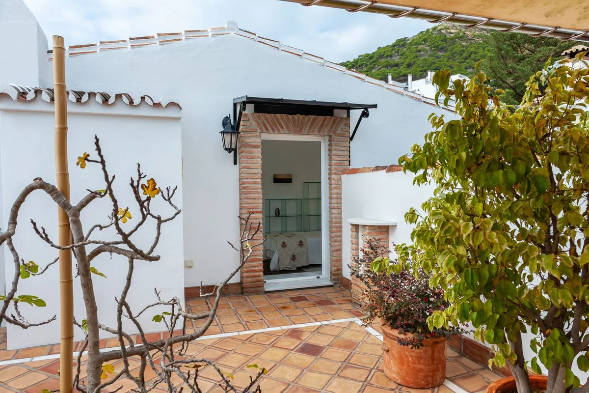 d923fd14-3a23-4804-8de2-9aad1f93094f