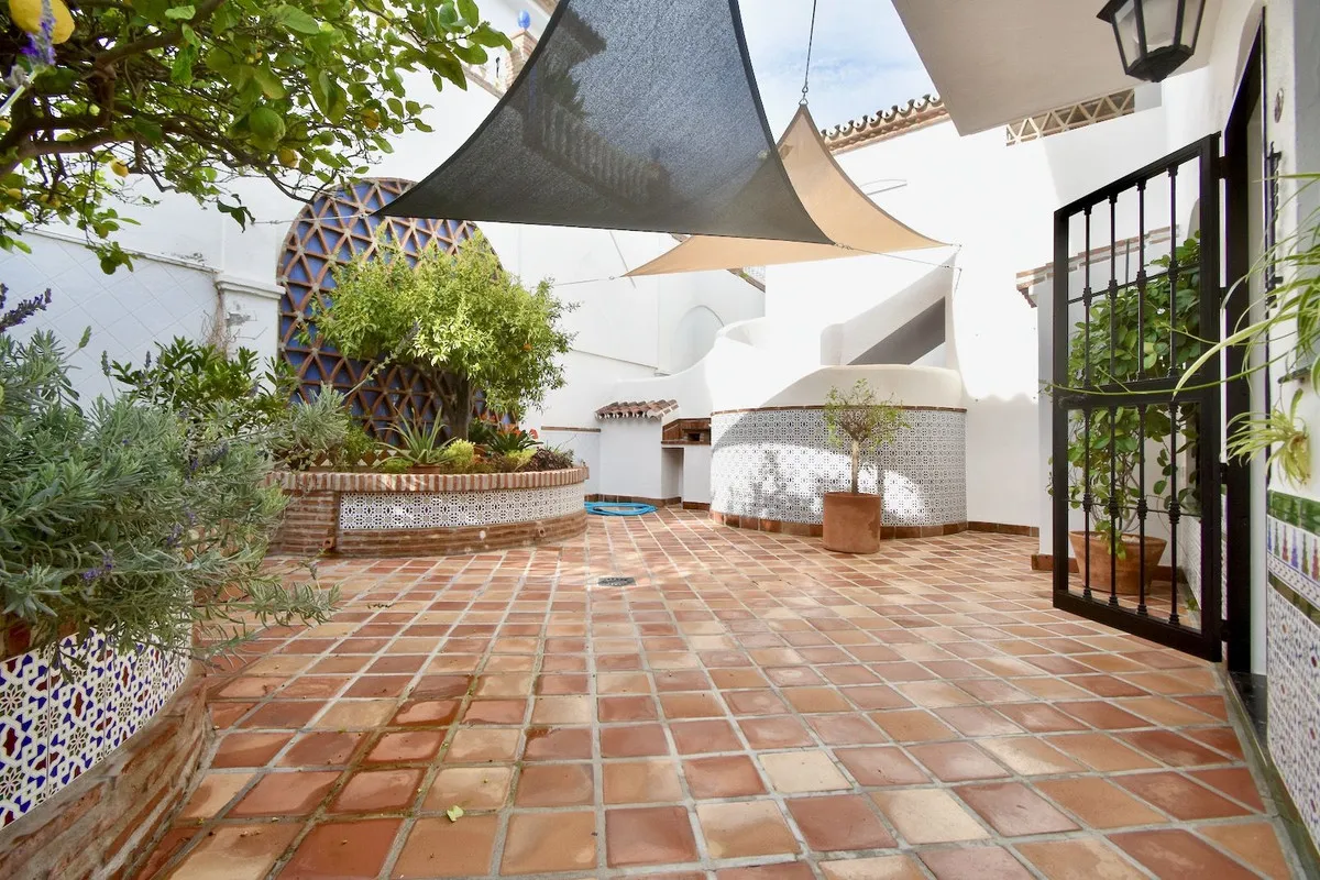 1bce7496-f050-4b05-84e0-50164605203b