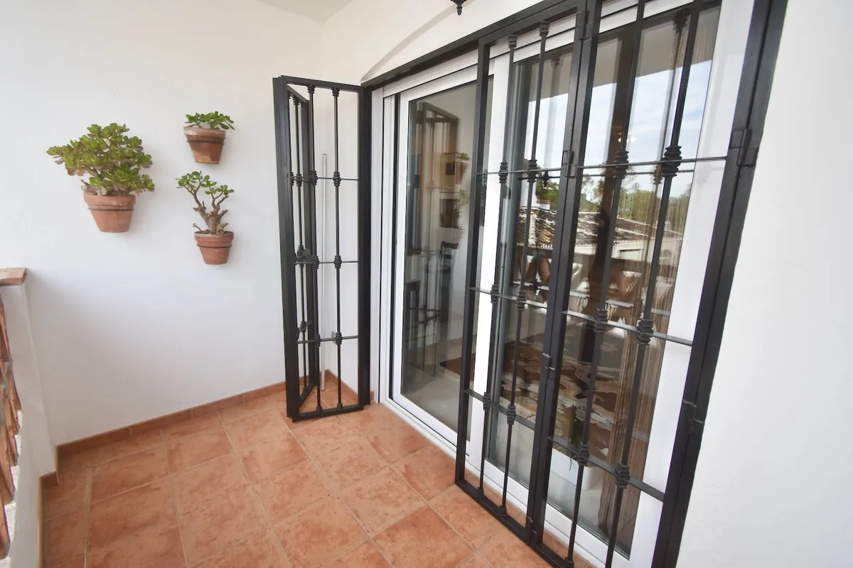 50fda4f2-6bdd-478a-a2a6-c2e28a2a7c1e