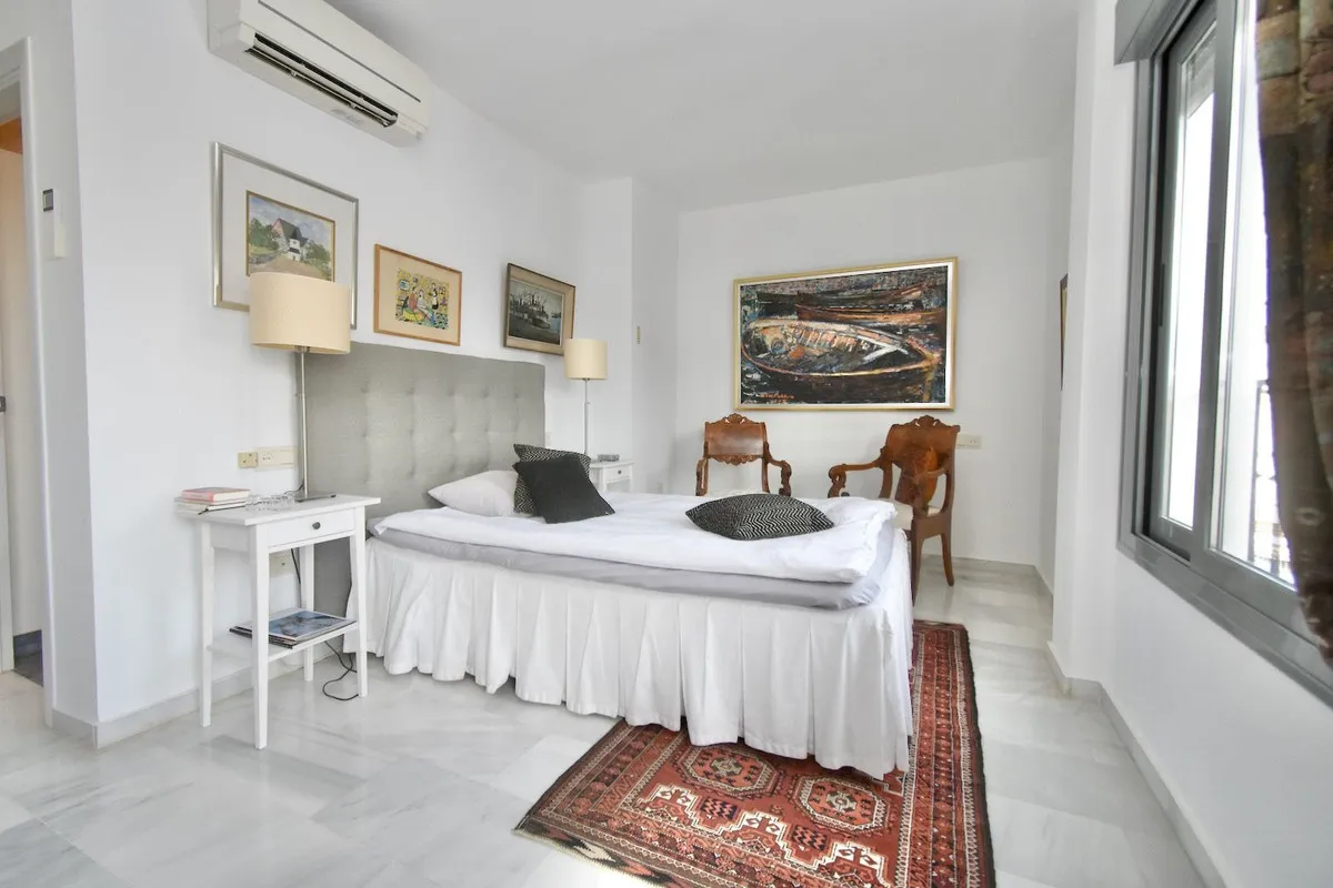 ffb89f25-64bc-444f-bbeb-b6ca636e890f