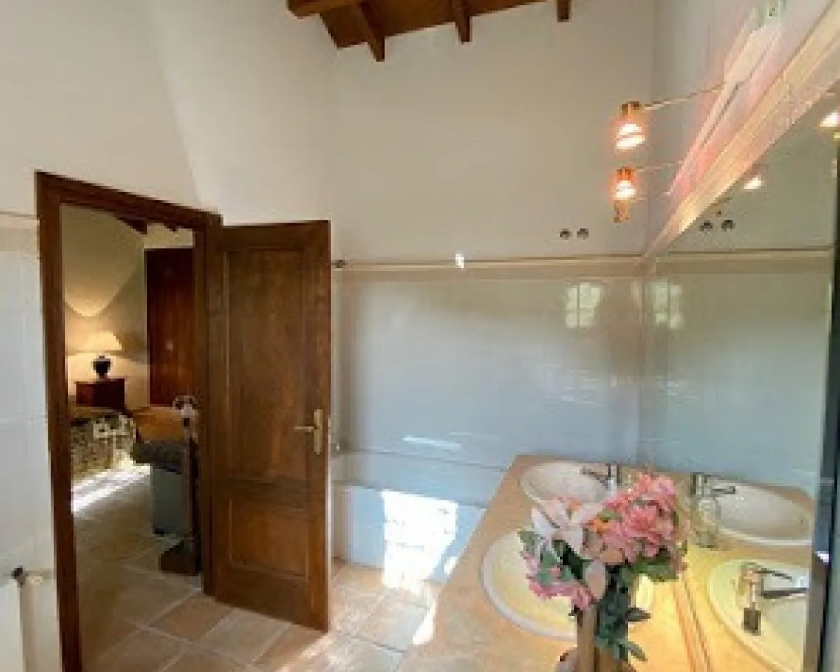 7a6691f1-bd39-4f32-9d68-19c73a945bd4